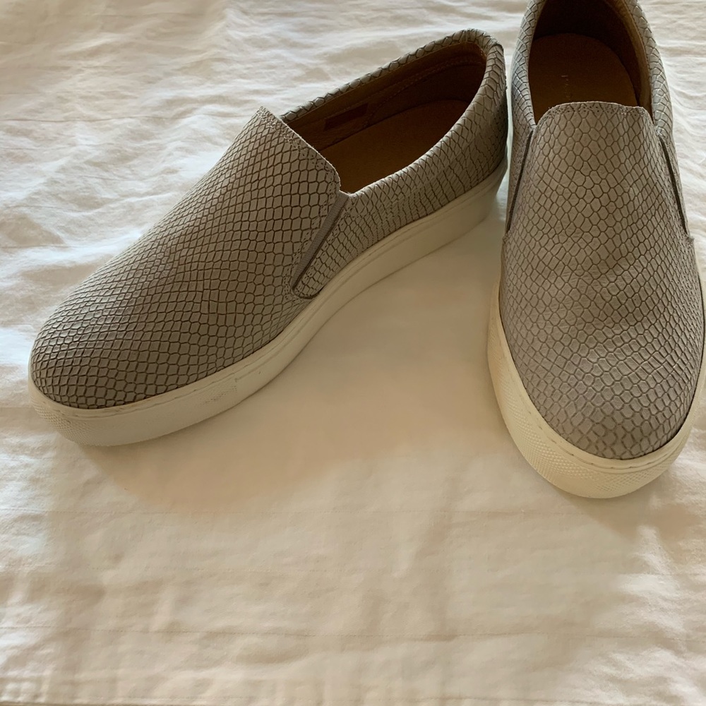 Maiden Lane Sneaker NWOT - Picture 3 of 6